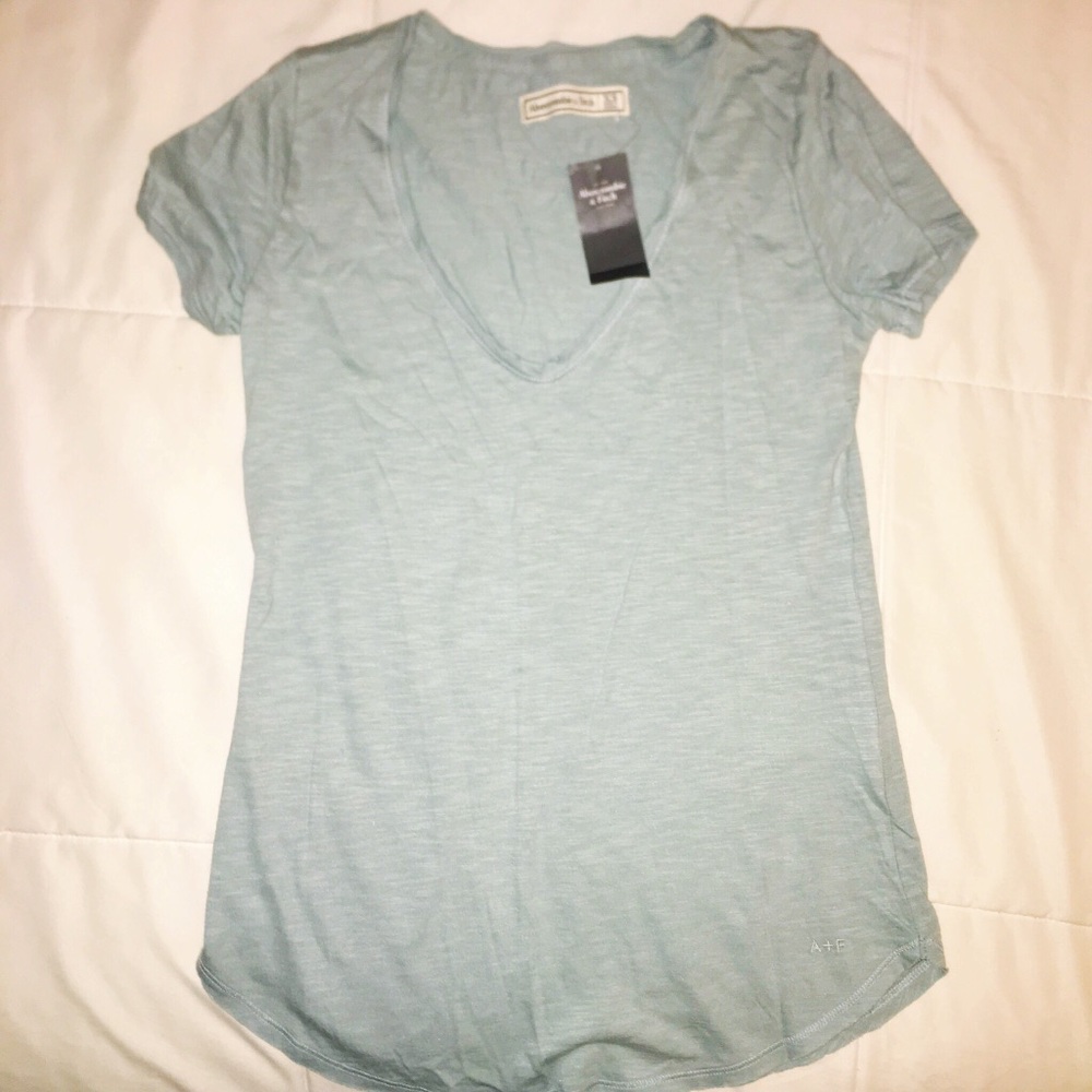 🌸 Abercrombie Blue V-Neck Tee